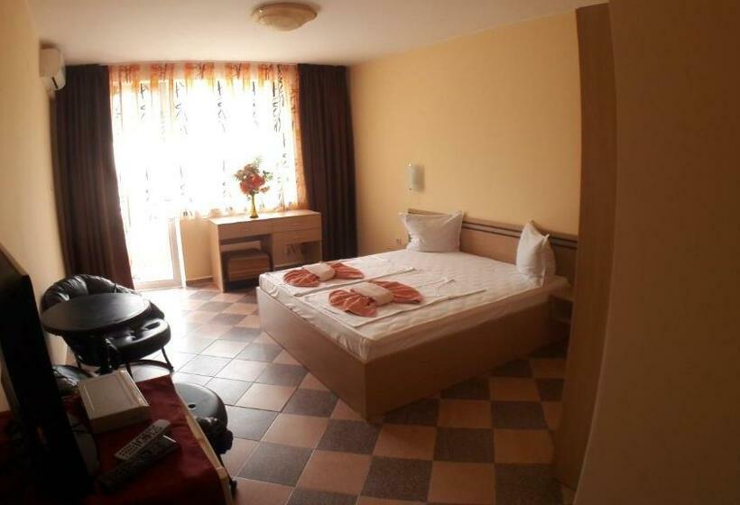 バルコニー付きスーペリアルーム, Angy