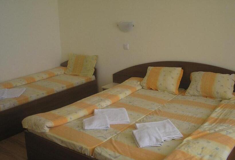 Трехместный Номер Стандарт с Балконом, Ativa