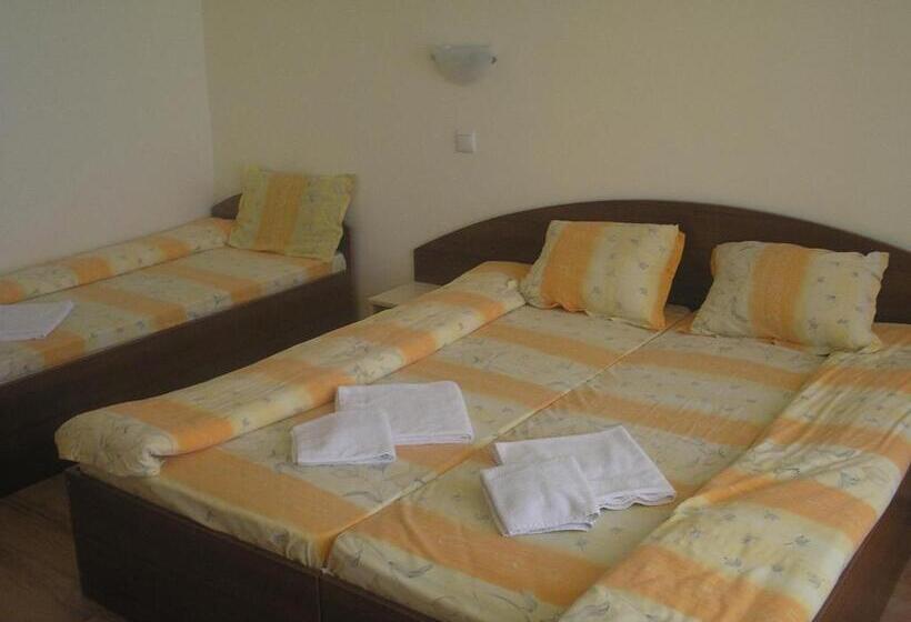 Трехместный Номер Стандарт с Балконом, Ativa