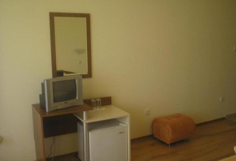 Четырехместный Номер Стандарт с Балконом, Ativa