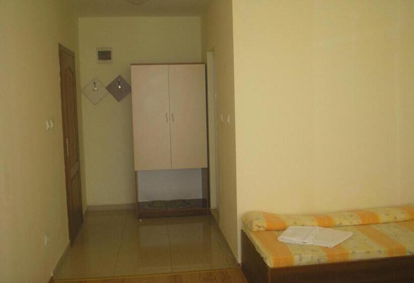 Четырехместный Номер Стандарт с Балконом, Ativa