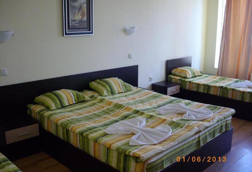 Четырехместный Номер Стандарт с Балконом, Ativa