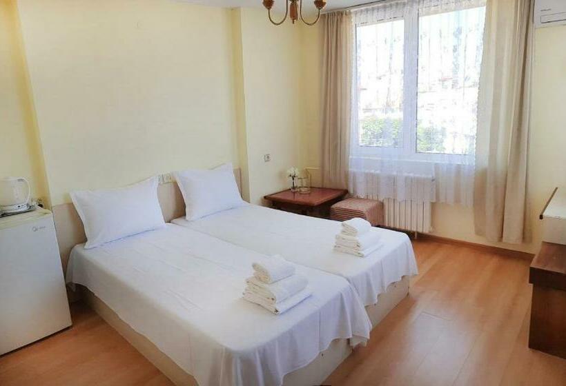 اتاق استاندارد, Bobchev