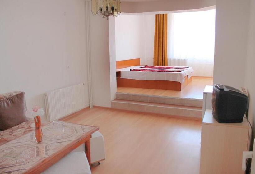 سوییت جونیور با بالکن, Bobchev