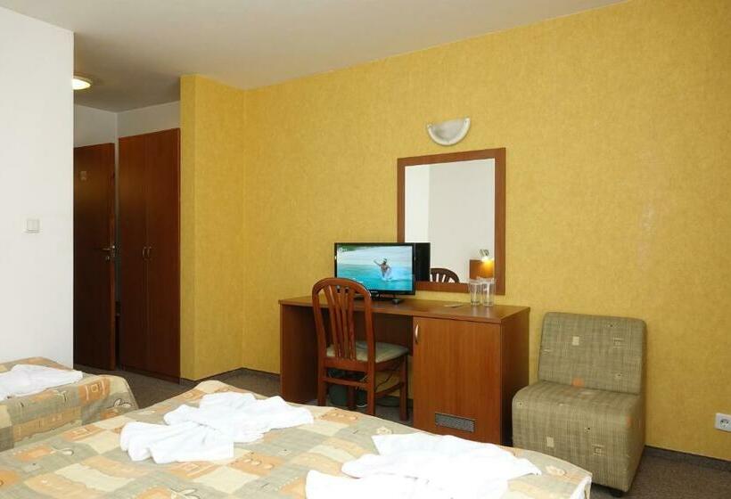 Quarto Triplo Estandar, Elit