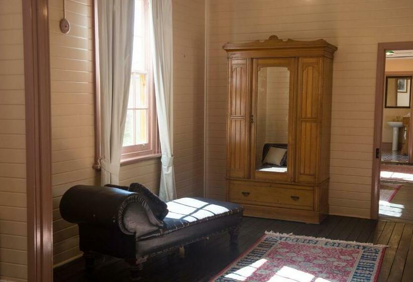 جناح ديلوكس, Hillview Heritage Estate