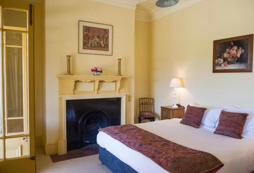 جناح جونيور, Hillview Heritage Estate