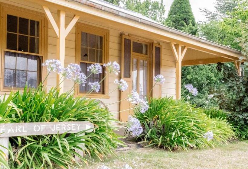 جناح جونيور, Hillview Heritage Estate