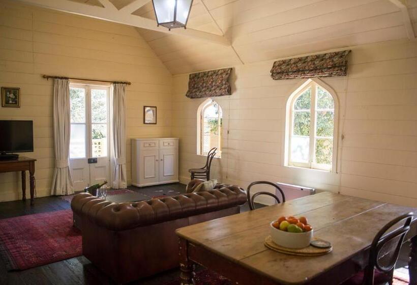 جناح ديلوكس, Hillview Heritage Estate