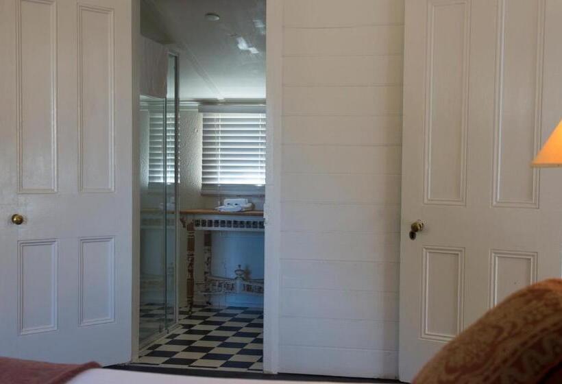 جناح جونيور ديلوكس, Hillview Heritage Estate