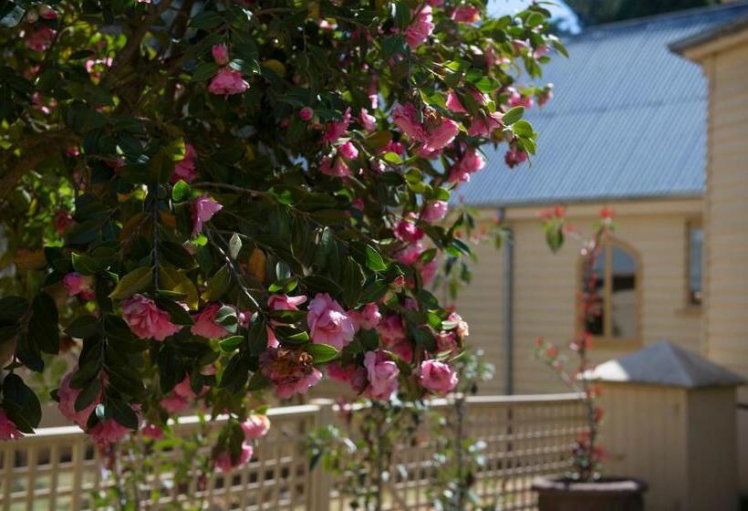 جناح جونيور ديلوكس, Hillview Heritage Estate