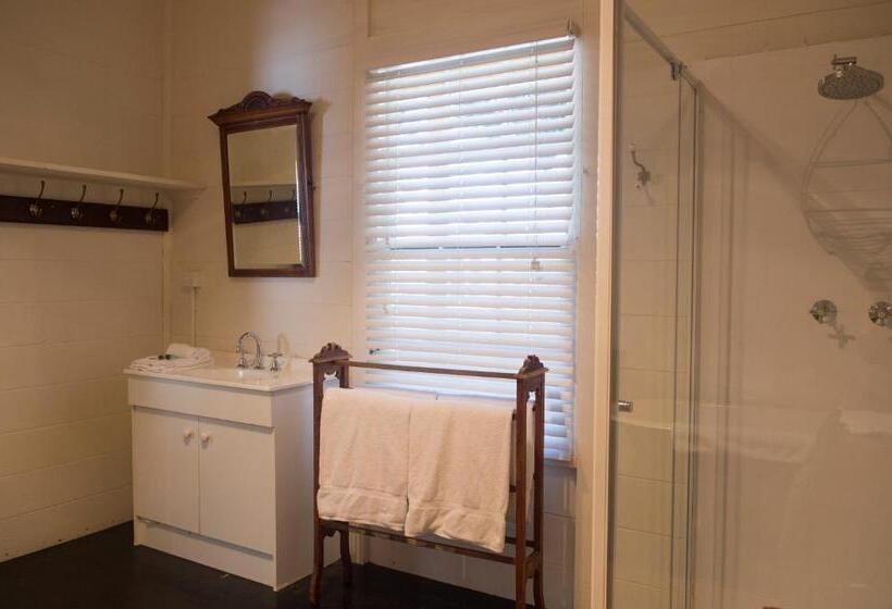 جناح, Hillview Heritage Estate