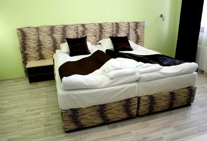 标准间, Incanto Family