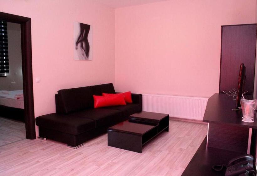 带1个卧室的带阳台的公寓, Incanto Family