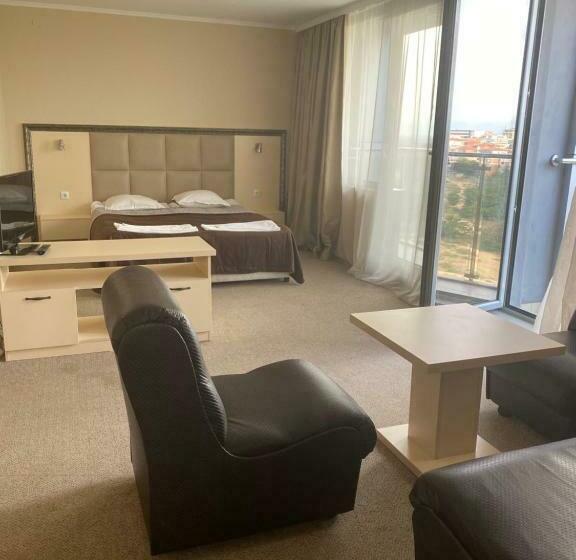 Полулюкс с Балконом, Kamenec