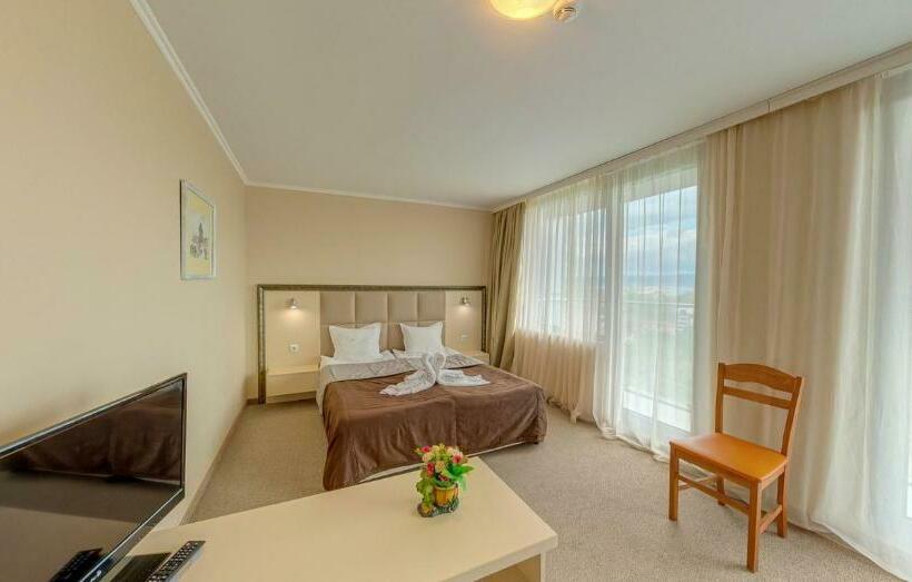 Полулюкс с Балконом, Kamenec