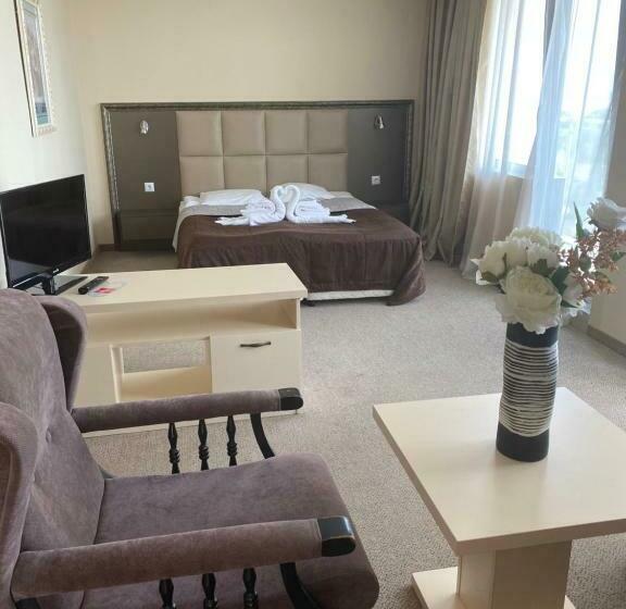 Полулюкс с Балконом, Kamenec