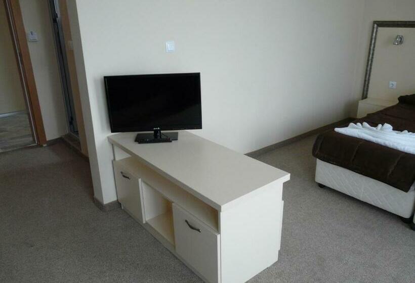 Полулюкс с Балконом, Kamenec