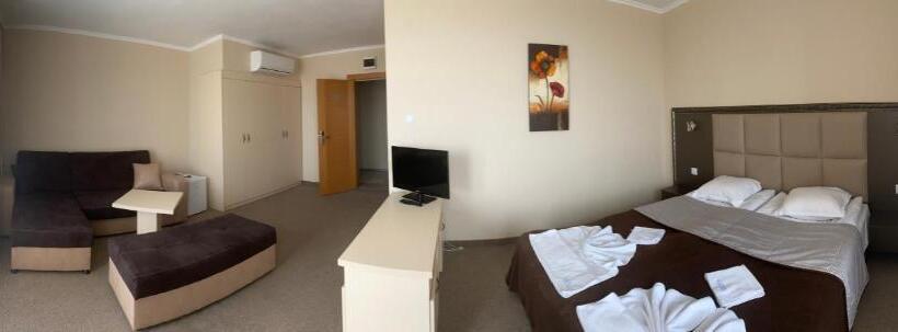 Полулюкс с Балконом, Kamenec