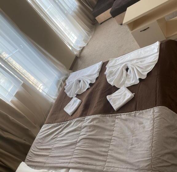 Полулюкс с Балконом, Kamenec