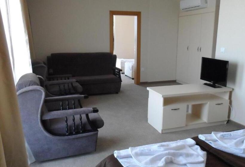 Люкс с Балконом, Kamenec