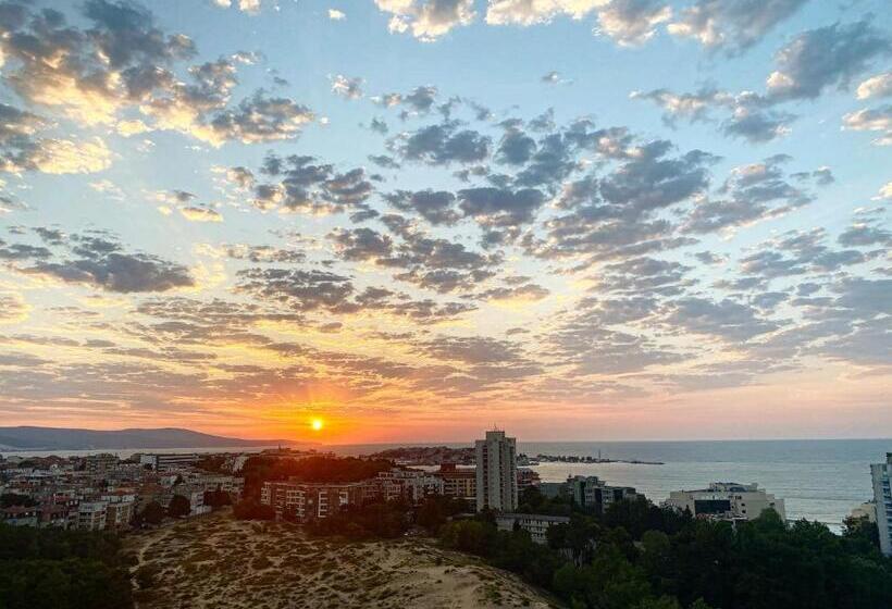 Полулюкс, Kamenec