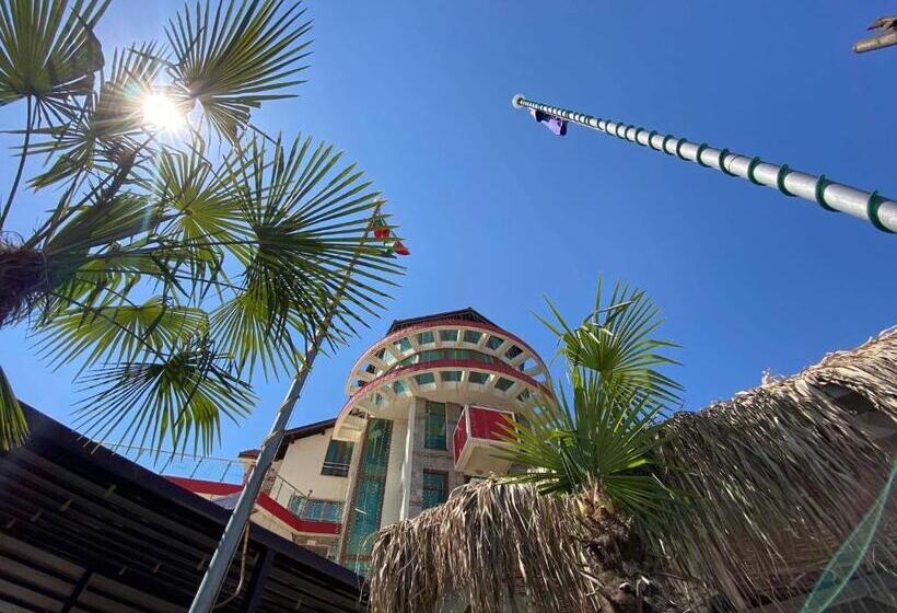 Habitación Estándar con Balcón, Meatsa