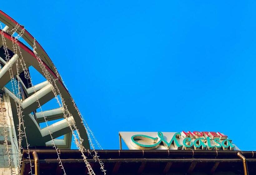 Habitación Estándar con Balcón, Meatsa