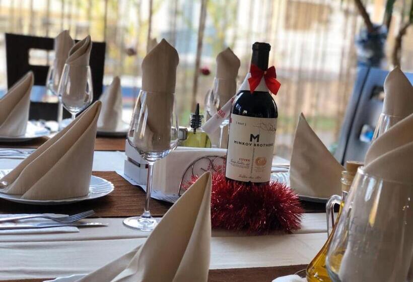 Habitación Estándar con Balcón, Meatsa