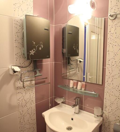 Habitación Estándar con Balcón, Meatsa