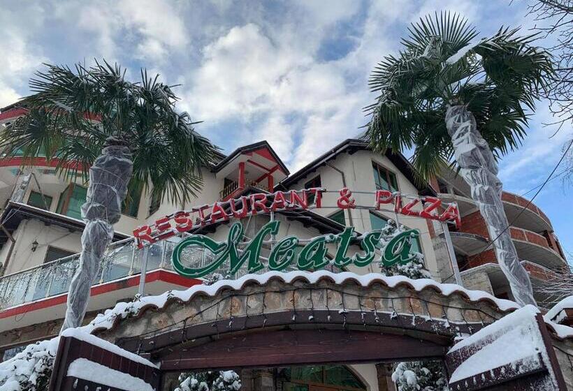 주니어 스위트, Meatsa