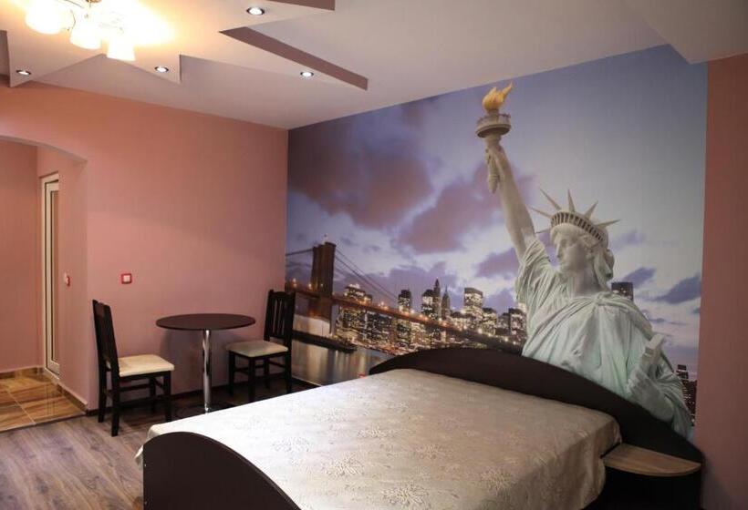 Habitación Estándar con Balcón, Meatsa