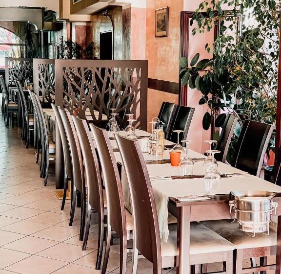 Habitación Estándar con Balcón, Meatsa