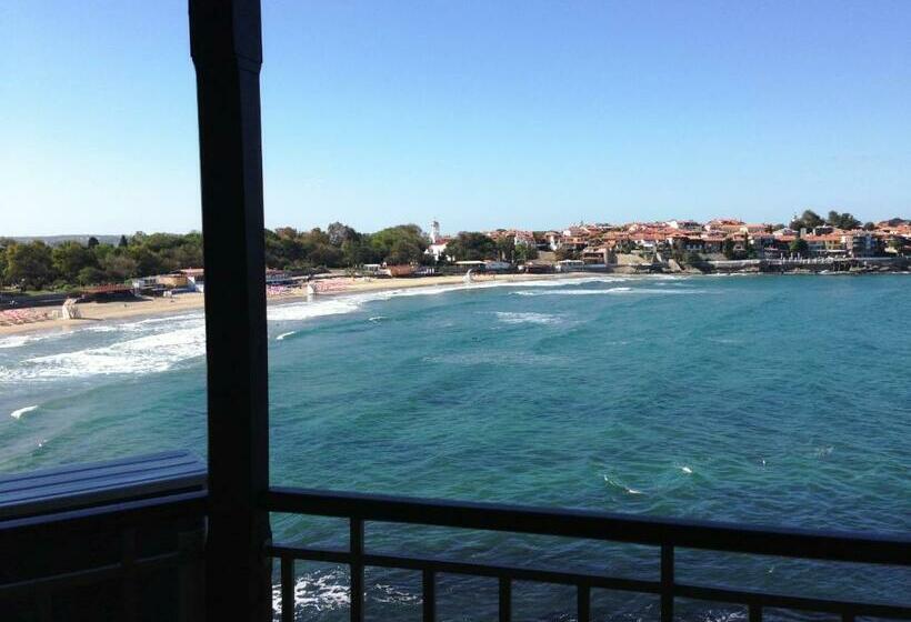 آپارتمان 1 خوابه با بالکن و چشمانداز دریا, Parnasse