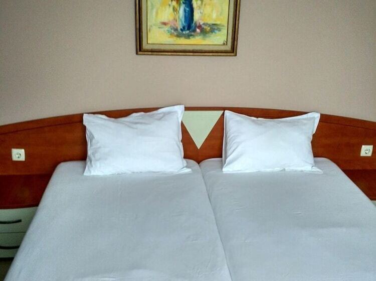 스탠다드 룸, Philippopolis