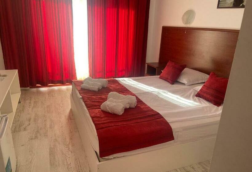 Номер Стандарт Вид на Море, Ribarska Sreshta Family