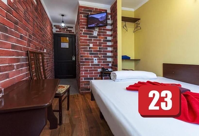 غرفة قياسية فردية, Simona Complex