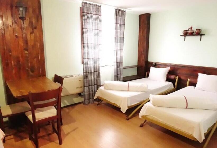 غرفة قياسية ثلاثية, Simona Complex