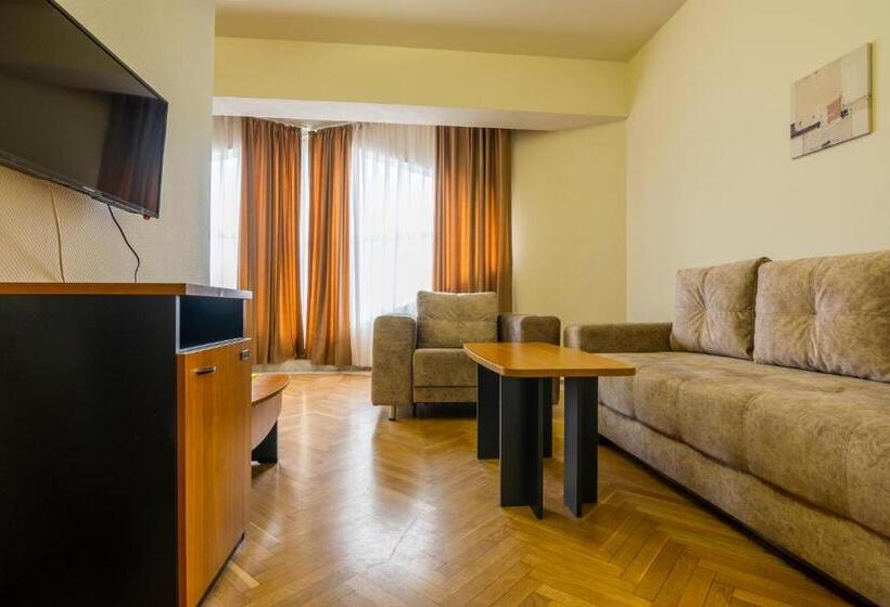 غرفة ديلوكس, Slaviani