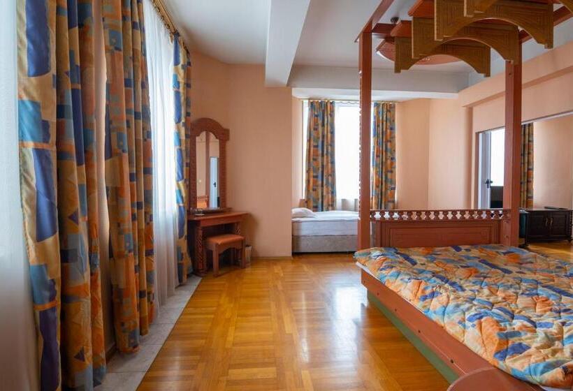 شقة ديلوكس غرفة واحدة, Slaviani