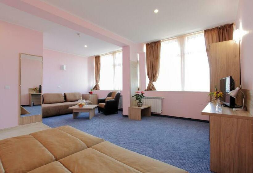 ジュニアスイート, Teodora Palace