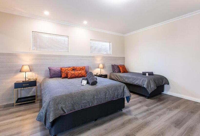 Трехместный Номер Deluxe, The Rec