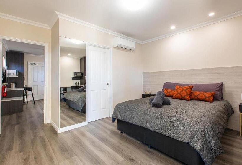 Семейный Номер, The Rec