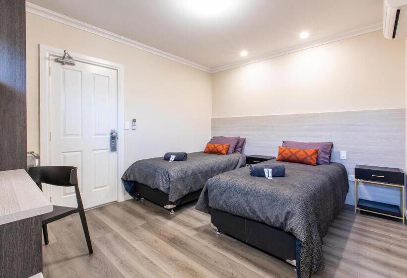 Семейный Номер, The Rec