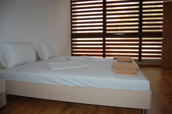 스탠다드 룸, The White House