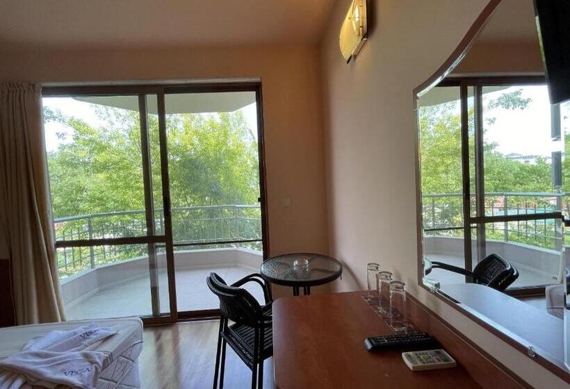 バルコニー付きスタンダードトリプルルーム, Vega