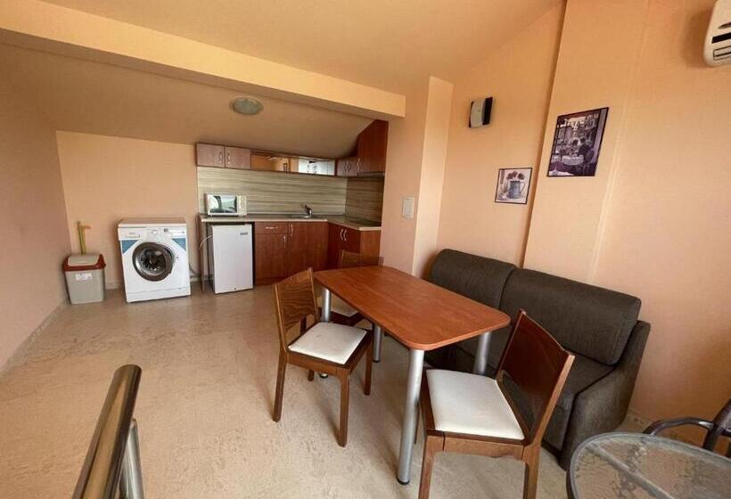 1ベッドルームドゥプレックスアパートメント, Vega