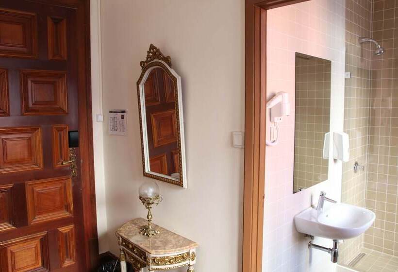 Quarto standard, Sant Jordi Hostels Lisbon