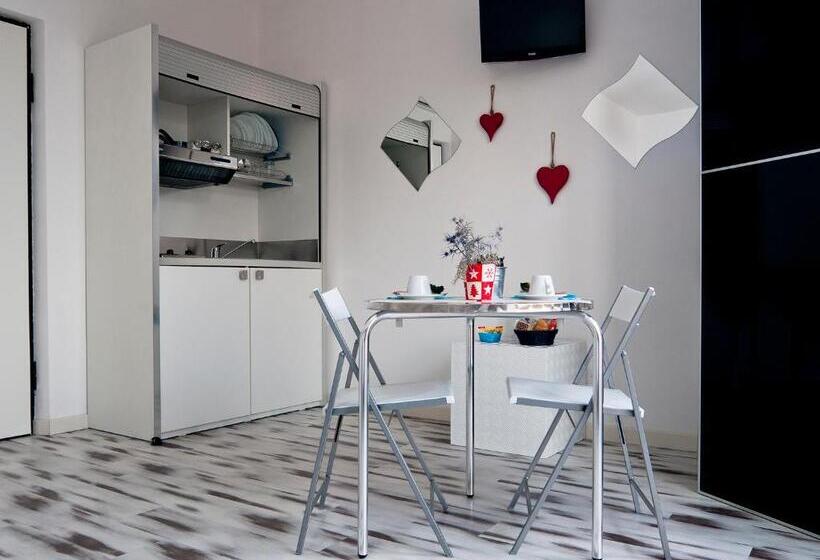 اتاق استاندارد سه نفره, Al Volo B&b