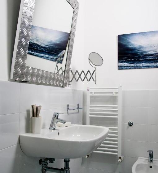 اتاق استاندارد سه نفره, Al Volo B&b